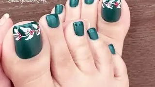 Astonishing collection of Feet 🐾 toe nails polish design ideas for Ladies