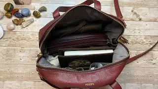 ASMR What&rsquo;s in my Fossil Bag