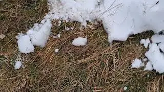 Fantje delajo na snegu