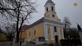 Püspöki áldás a megújult adonyi Sarlós Boldogasszony templomra.