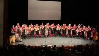 Tuna Universitaria de Barcelona - Gigantes y Cabezudos Coro de Repatriados
