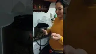 unboxing da panela de arroz el&eacute;trica Qilive 5443, um aparelho com capacidade de 5 litros