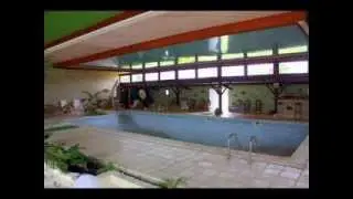 Maison d'architecte avec 5000 m&sup2; de terrain, piscine couverte