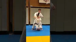🕹️Morote Seoi Nage with a ball between the legs to improve foot positioning during the throw #judo