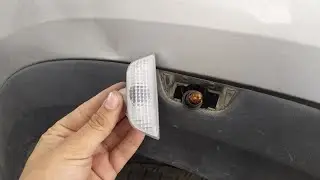 Renault Kwid change side glass indicator bulb. How to open plastic locks on bumper.