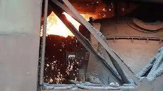 Налив свежего чугуна в доменной печи\Pouring fresh iron into a blast furnace