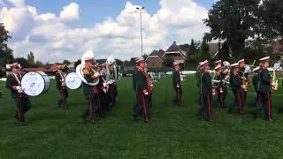Marcherend werk van de drumfanfare van Sint Hubertus Ulft