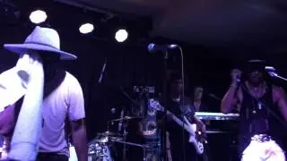Little Red Corvette - The New Power Generation - LIVE
