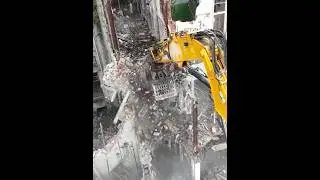 Total Obliteration of Grade II listed Building 🚜 #demolition #demolitionderby #excavator #jcb #fyp