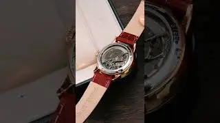 A vintage-inspired Seiko leather strap mechanical watch