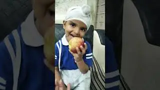 Abhi eating Apple#shorts #viral #viralvideo #abhibajwa