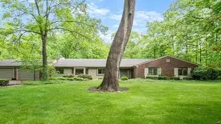 1008 Oak Branch Court, Fort Wayne, IN Presented by Beth Goldsmith.