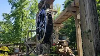 Dollywood Waterwheel Clock