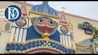 It's a Small World alike facade at Robot Land Theme Park 마산 로봇랜드 주제곡