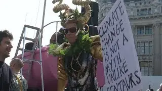 Protesters block central London streets to demand action on climate change