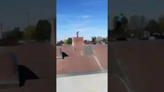 Dude on blades @ Rockford Il mill skate park shows off