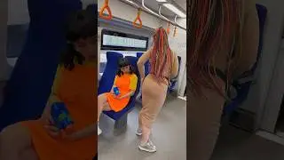 The doll gave me her seat...😂🤭🦑 #squidgame #ruiva #squidgame