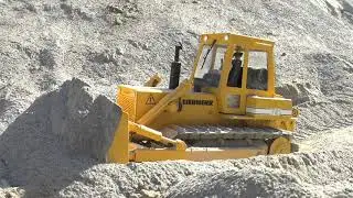 LIEBHERRPR 741 IN ACTION! AMAZING SELF MADE RC DOZER! STRONG REMOTE CONTROL BULLDOZER  R C