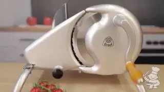 Graef The H9 is a manually operated slicer in retro design
