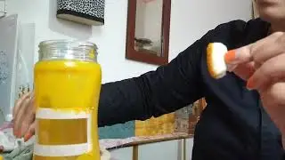 Pintar frascos de vidrio con pintura a la tiza