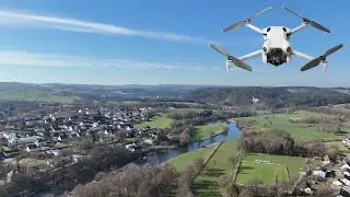 City Roding from the air with the DJI mini 4 Pro