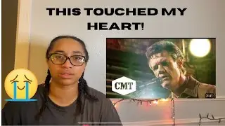 Randy Travis Performs 