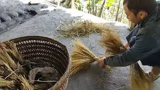 The Rural Broom &ndash; A Simple Tool Deeply Tied to Country Life #rurallife #simpleliving #handmade