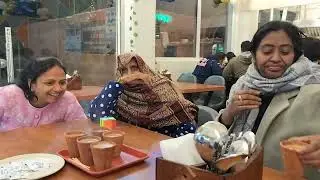Kulhad chai in chilled winter night#kulhadchai #snacks#Parmarthniketan#Rishikesh#kulhadtea 