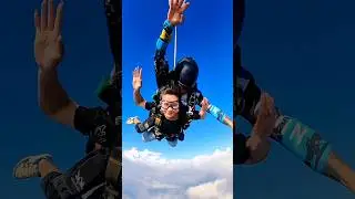 Are you interested in doing skydiving? #skydive #extremesports #fun #shorts
