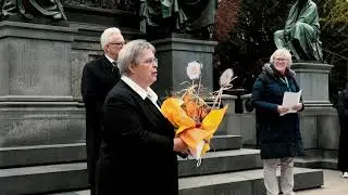 Andacht zu 500 Jahre Wormser Reichstag - Lutherrose aus Steinfurth &uuml;bergeben