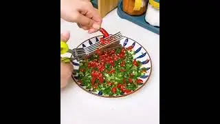 5 BLADE SALAD SCISSORS