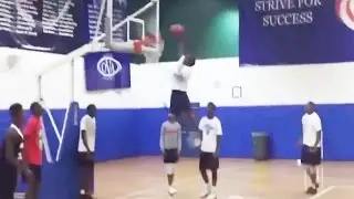 The Shortest Dunker in the World - only 5'2 ft William Easton