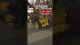 The moment a gang in UK fled after ripping cash machine from a shop using a crane - BBC URDU