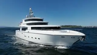 87' Johnson Skylounge Motor Yacht - Maranatha