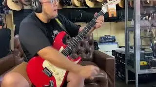 TIMBRE PODEROSO E SURPREENDENTE - ESSA GUITARRA N&Atilde;O &Eacute; S&Oacute; PARA INICIANTES !