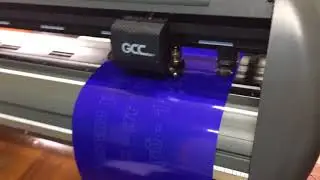Резка наклейки на витрину ApMedia
