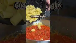 #PastaAmatriciana #Amatriciana #ItalianPasta #ItalianFood #FoodShorts #CookingShorts #ItalianCooking