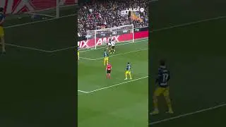 ⚽Home's header 🤯 | VALENCIA CF