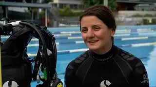 From non-swimmer to swimming teacher and scuba diver &mdash; Nadia Azizabadi's aquatic life | ABC News