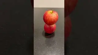 How to balance an Apple on top of another Apple (Life hack) #fruit