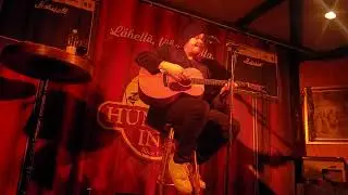 Aki Tykki: Kuusi jalkaa kev&auml;tj&auml;&auml;lle Iholla live Hunters Inn Turku 11.12.2025
