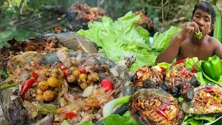 Jungle Cooking: Roasted Tortoise Meat with Traditional Spicy Flavors!