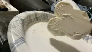 Eating Mickey mouse ice cream it's really good! ꉂꉂ(ᵔᗜᵔ◍)