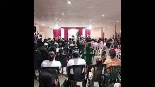 Pastor Daminan alabando a Dios en virasoro