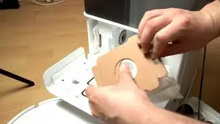 IROBOT Roomba 405 &ndash; How to Remove and Empty Dust Bag