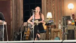 Lizzy McAlpine (Live) - All Falls Down (New York, NY - Radio City Music Hall) (6/19/2024)