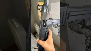 Он всё ещё этим занимается. Не знаю, ради просмотров ли. Наверное.