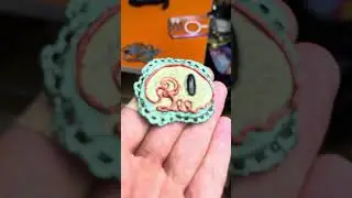 Артефакт из полимерной глины для одежды, с камнями…