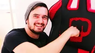 I got the PewDiePie chair! (VLOG)