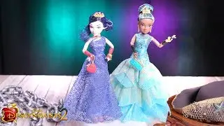 AD | Evie and Uma Cotillion Dolls | Unboxing 📦| Descendants 2